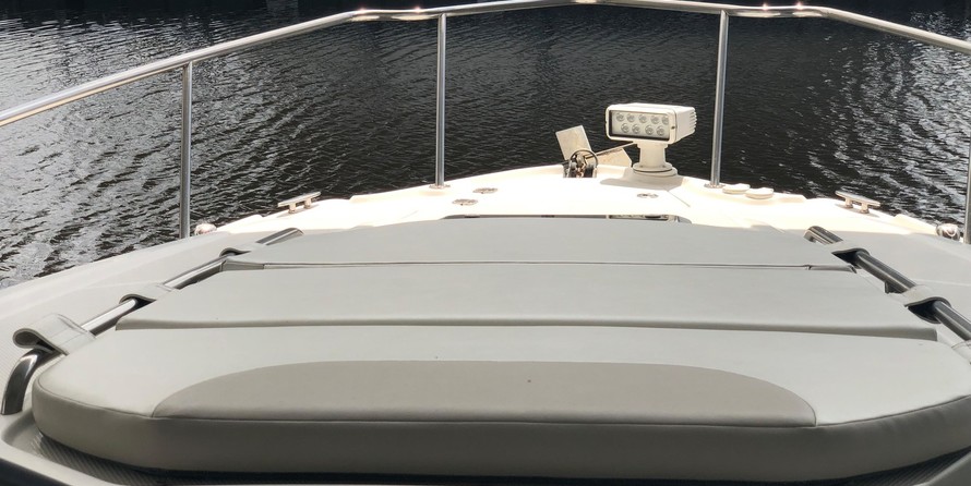 Chaparral 310 Signature