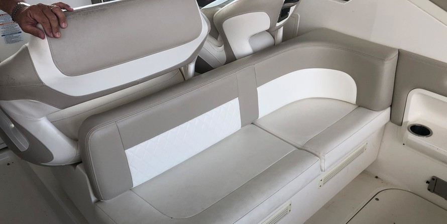 Chaparral 310 Signature