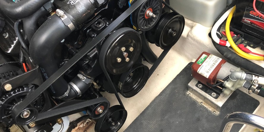 Chaparral 310 Signature