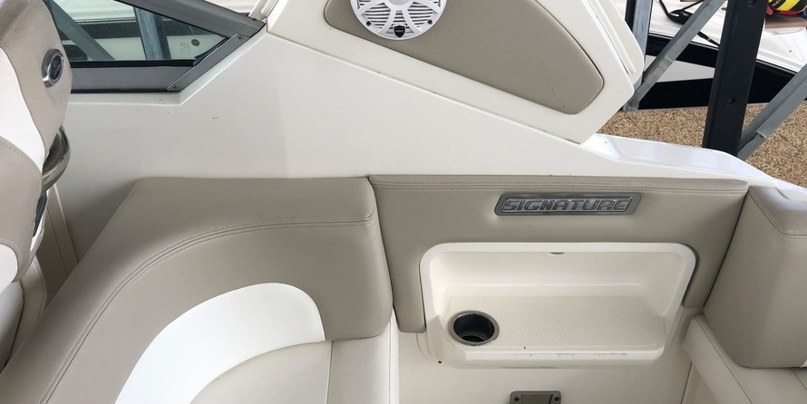 Chaparral 310 Signature