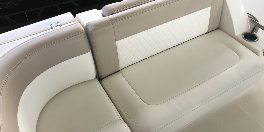 Chaparral 310 Signature