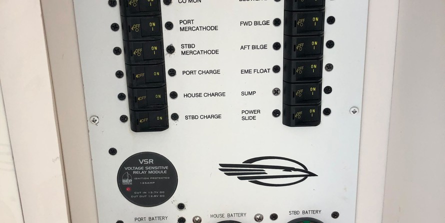 Chaparral 310 Signature