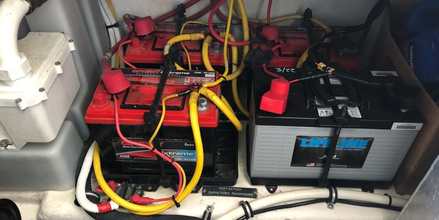 Chaparral 310 Signature