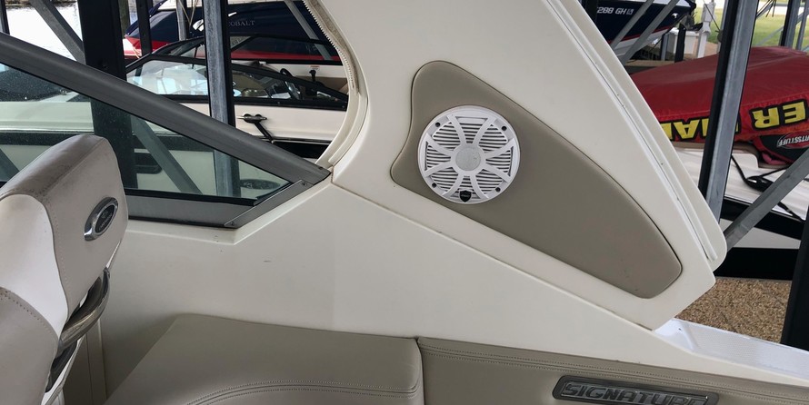 Chaparral 310 Signature