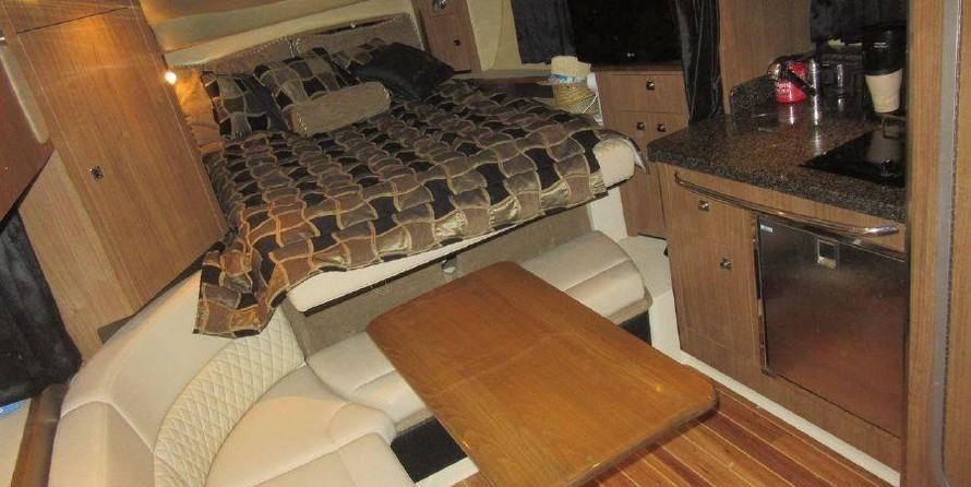 Chaparral 310 Signature