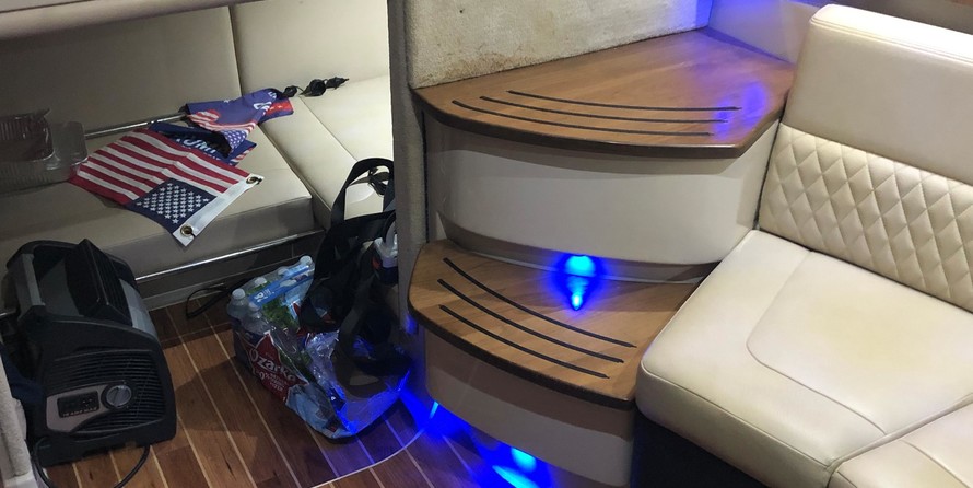 Chaparral 310 Signature