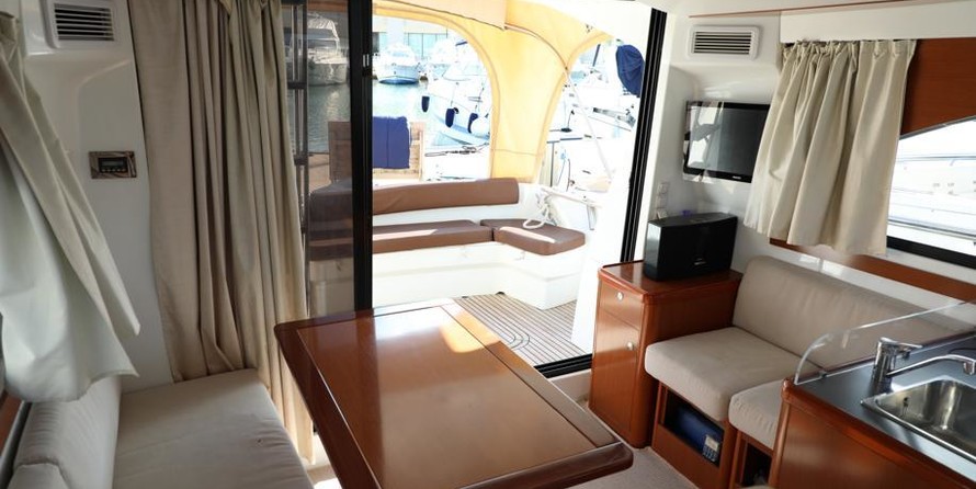 Beneteau Antares 36