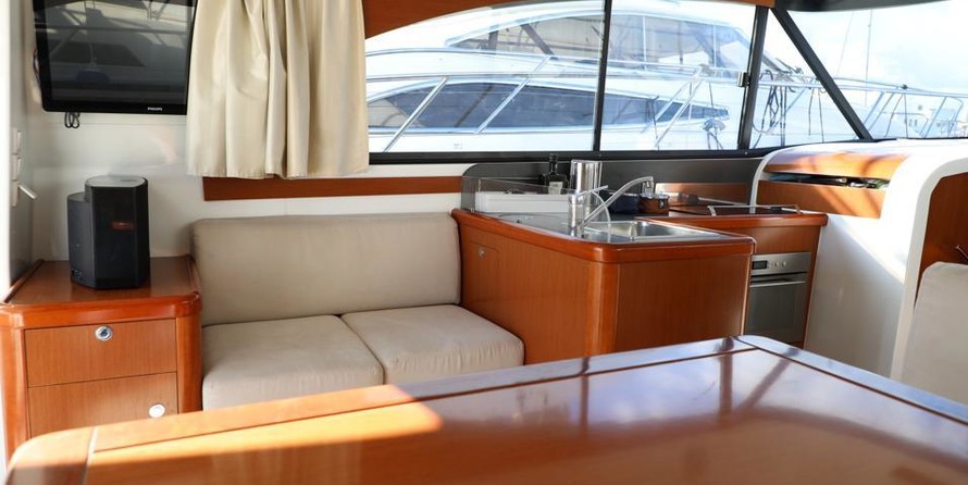 Beneteau Antares 36