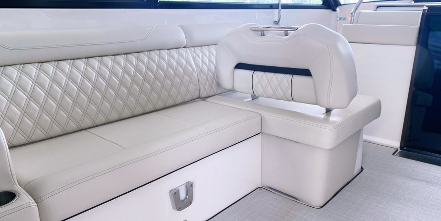 Regal 33 XO