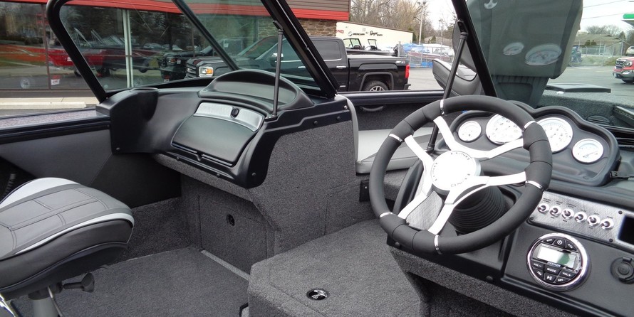 Lund Boats 1775 Crossover XS