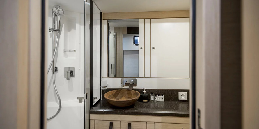 Jeanneau 64 - 4 cab.