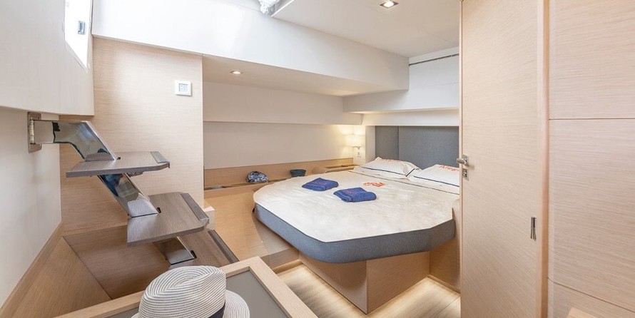 Fountaine Pajot Alegria 67