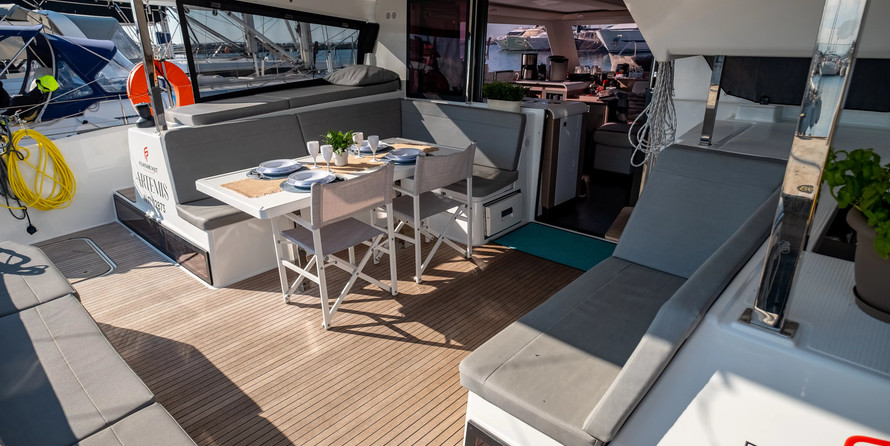 Fountaine Pajot Isla 40