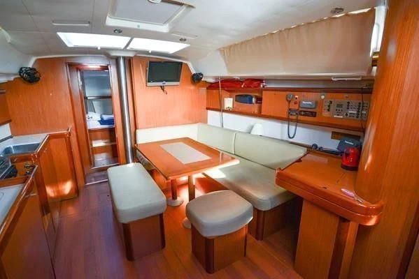 Oceanis 43