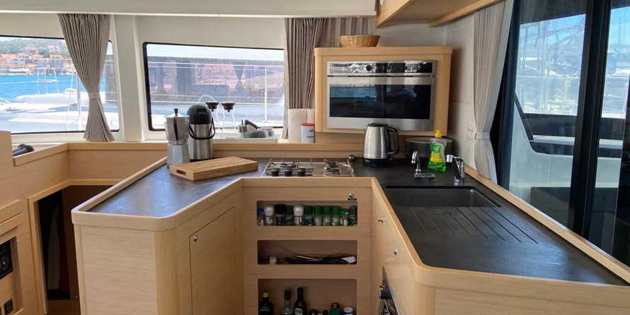 Lagoon 42 OW - 3 + 1 cab.