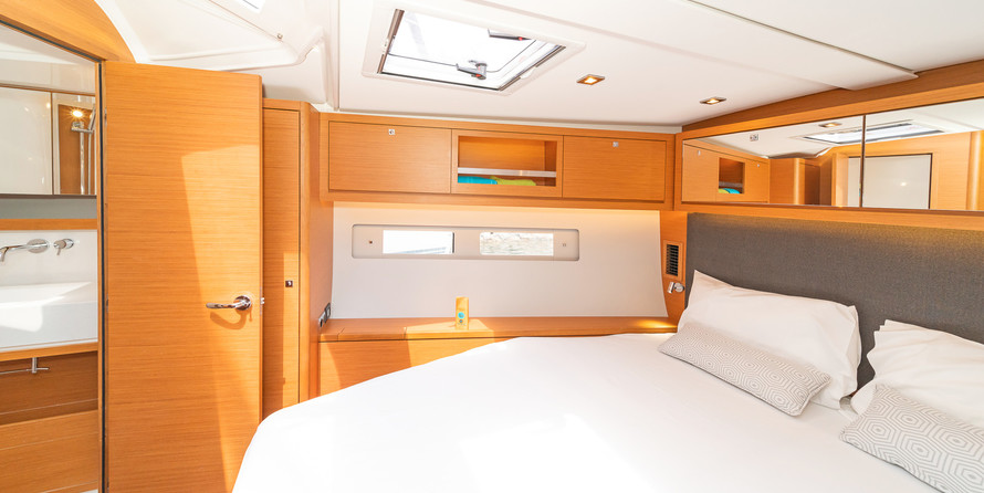 hot seat and giant (1 and 3 person)