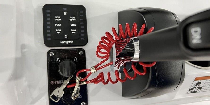 Sportsman Masters 227 Bay Boat