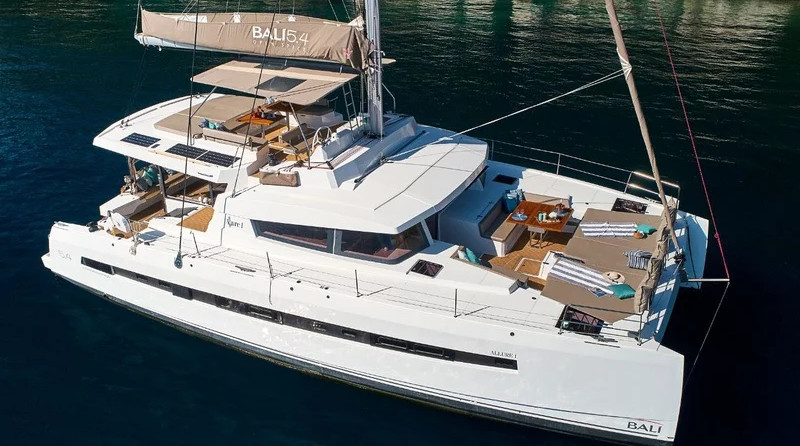 Bali 5.4 - 5 + 2 cab