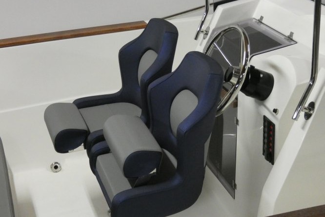 Quicksilver Activ 605 Open