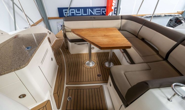 Sea Ray 350 Sundancer