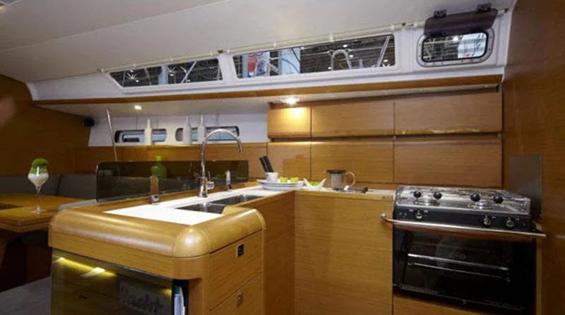 Sun Odyssey 439 (4Cab)