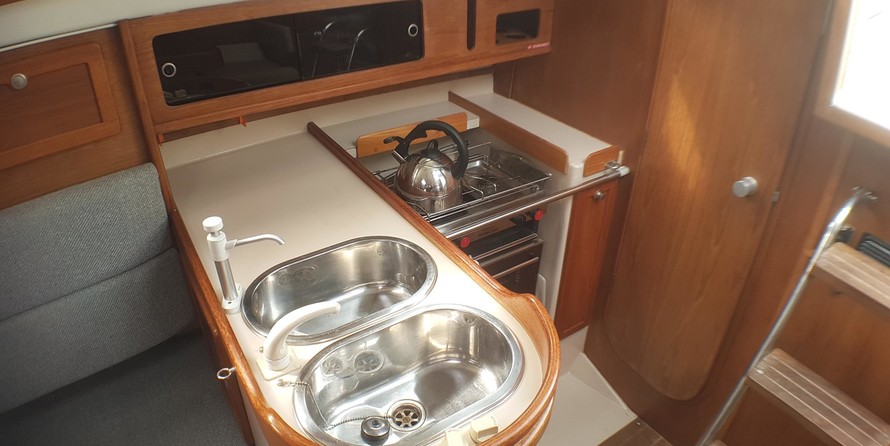 Hunter Channel 32 (sold)