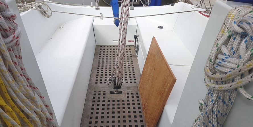 Hunter Channel 32 (sold)