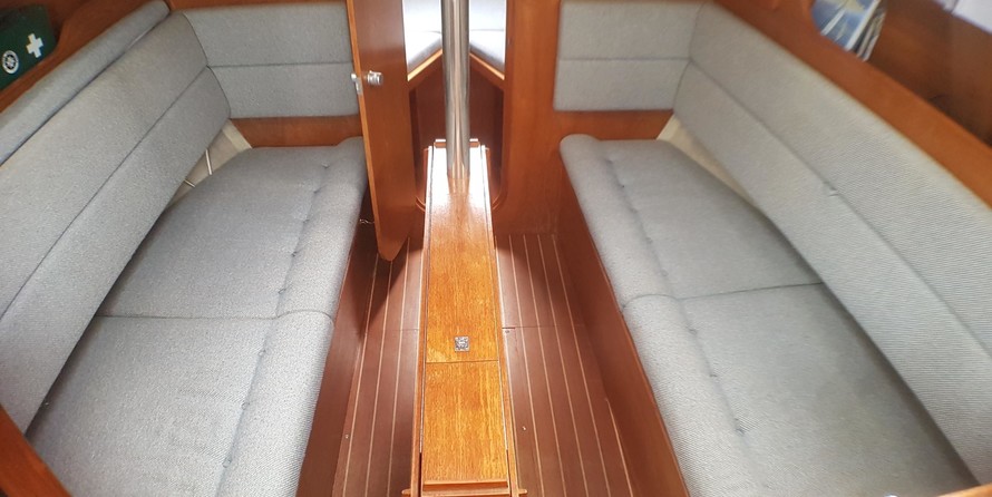 Hunter Channel 32 (sold)