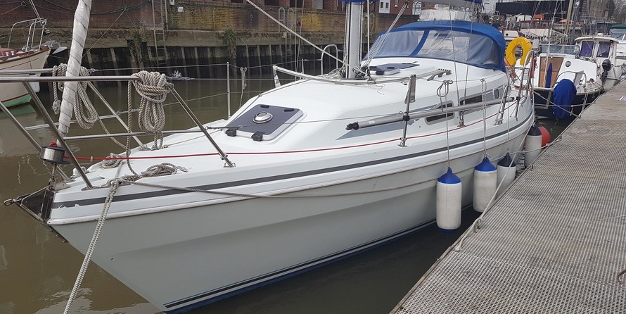 Hunter Channel 32 (sold)