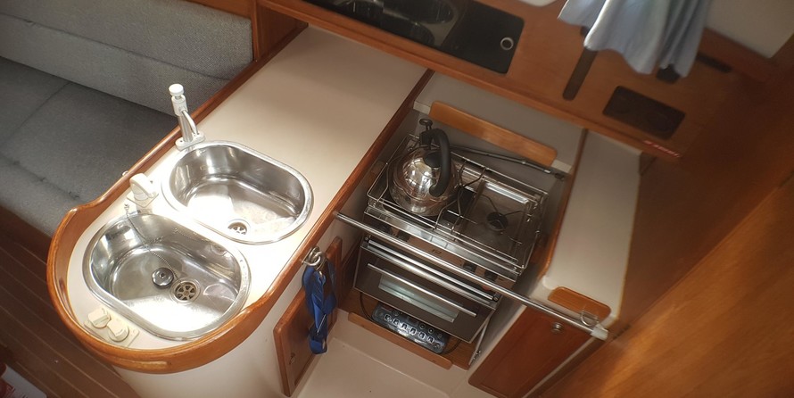 Hunter Channel 32 (sold)