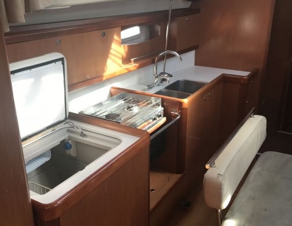 Beneteau Oceanis 43