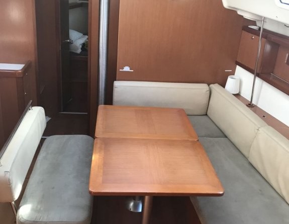 Beneteau Oceanis 43