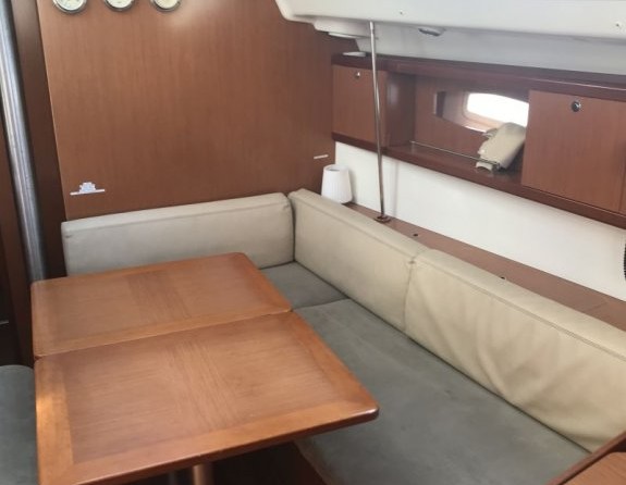 Beneteau Oceanis 43