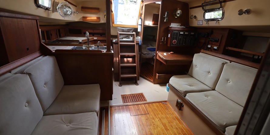 Island packet 35