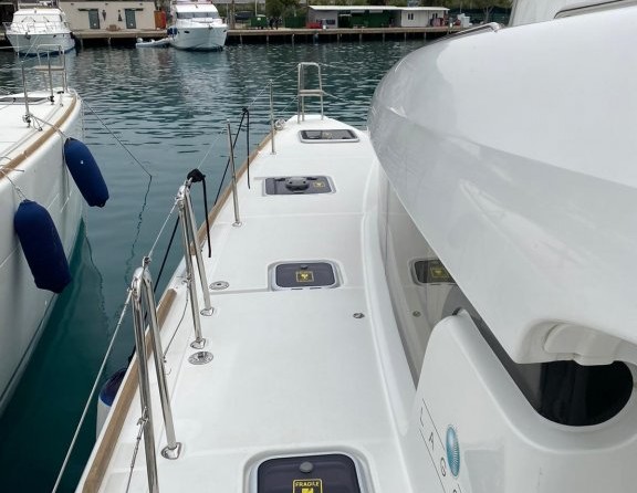 Lagoon 39