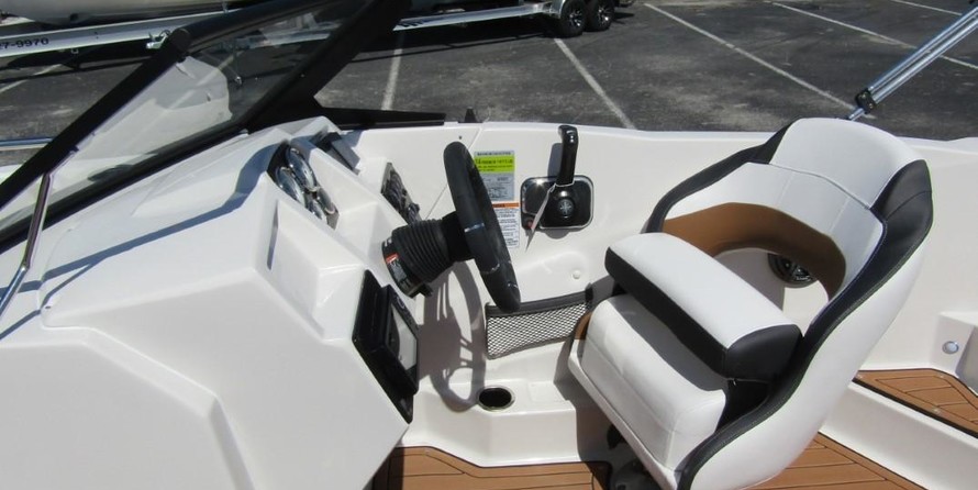 Starcraft Marine Crossover 210 OB SCX EXT