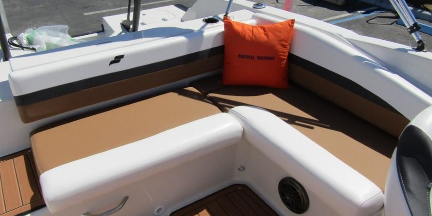 Starcraft Marine Crossover 210 OB SCX EXT