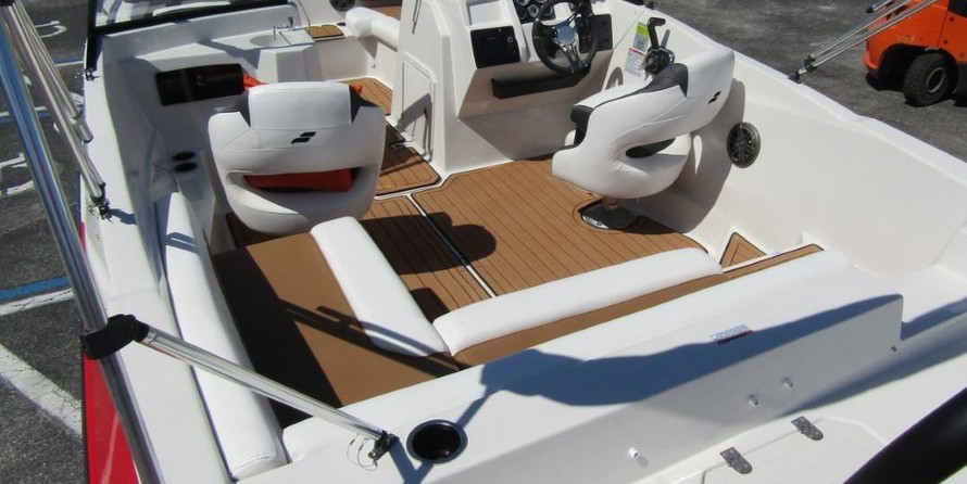 Starcraft Marine Crossover 210 OB SCX EXT