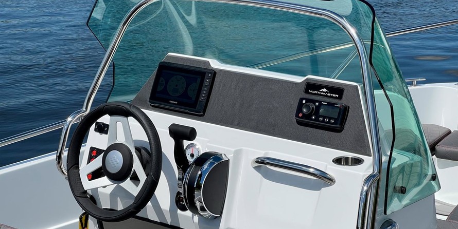 Quicksilver Activ 535 Open