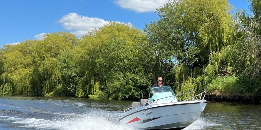 Quicksilver Activ 535 Open