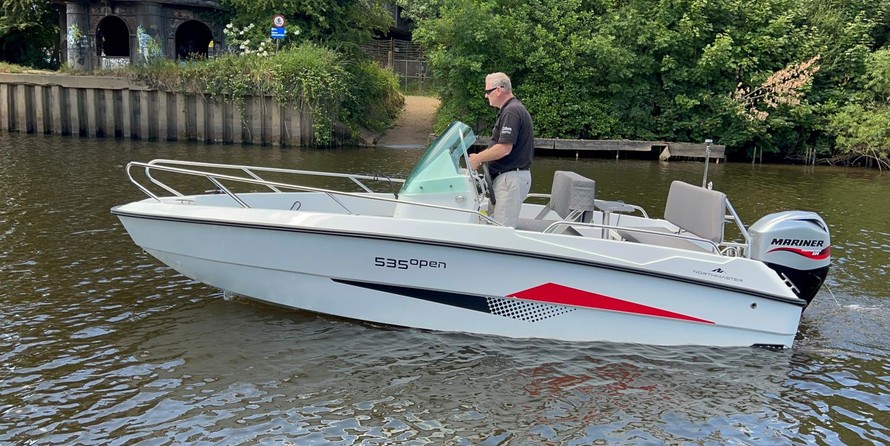 Quicksilver Activ 535 Open