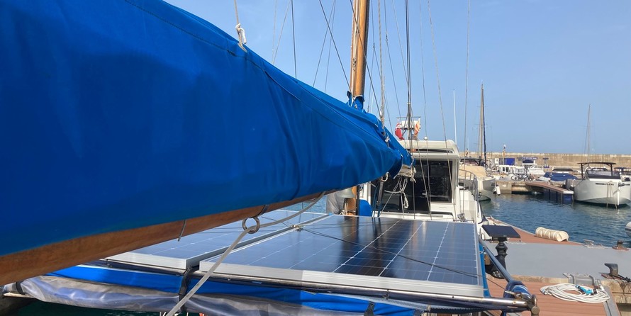 Cheoy Lee Offshore 40