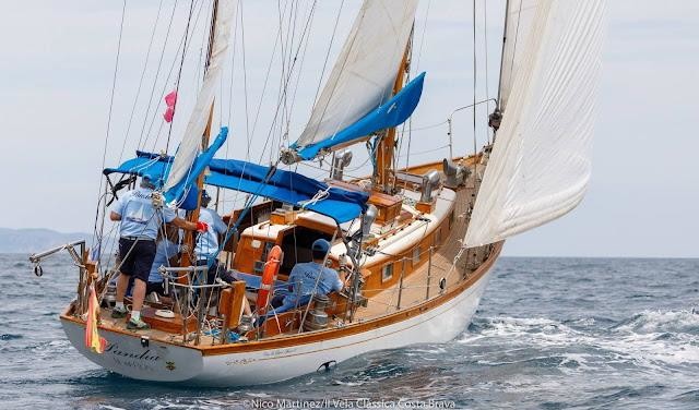 Cheoy Lee Offshore 40