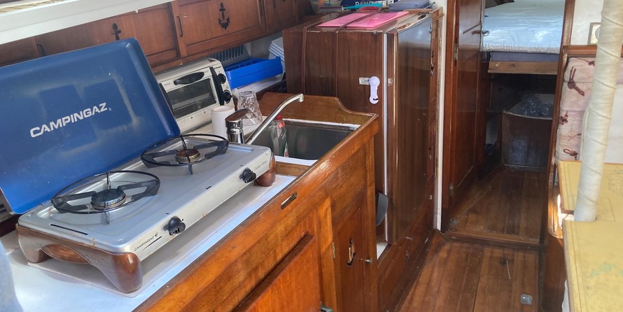 Cheoy Lee Offshore 40