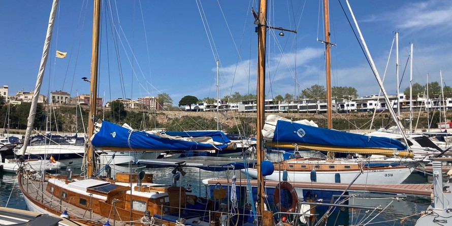 Cheoy Lee Offshore 40