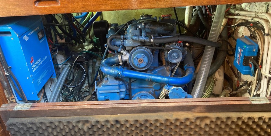 Cheoy Lee Offshore 40