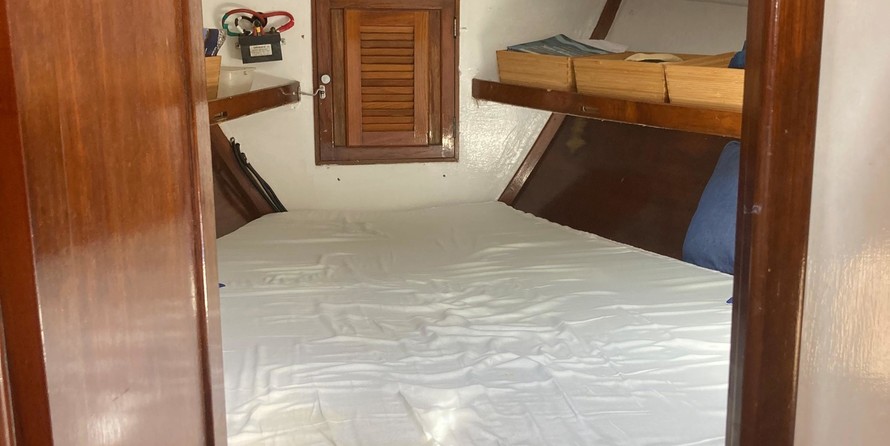 Cheoy Lee Offshore 40