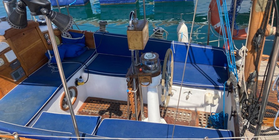 Cheoy Lee Offshore 40