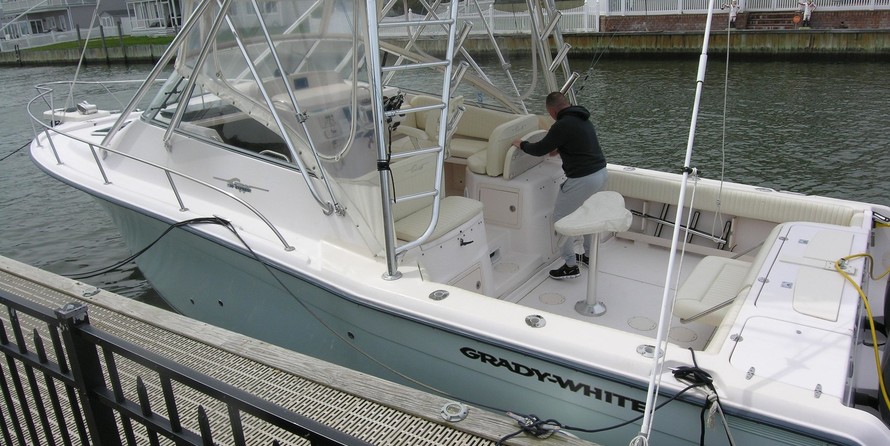 Grady-White Express 330