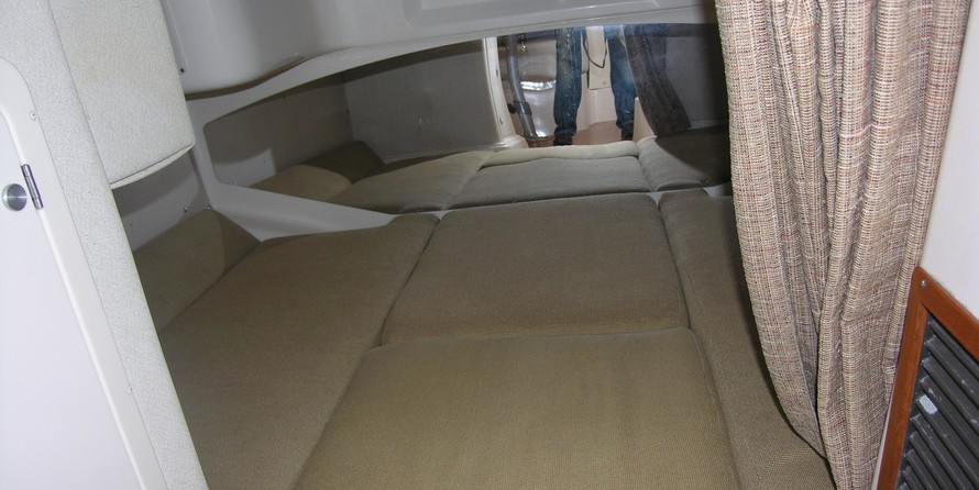 Grady-White Express 330